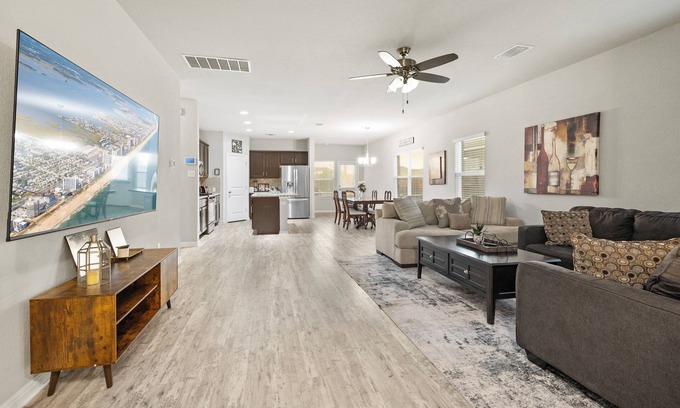 Round Rock Apartamento | Elegant Home with Cozy Vibes