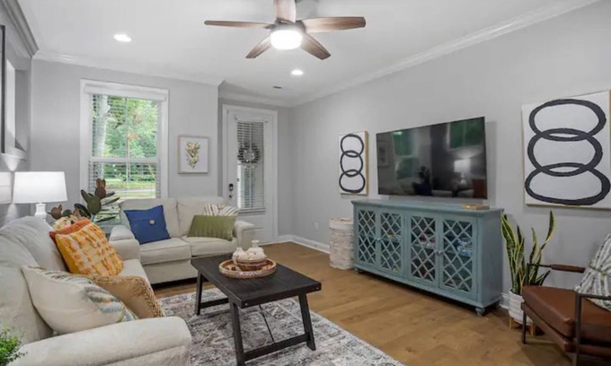 Durham Casa | Elegant Luxurious Home, 3 min Duke and 6 min Downtown