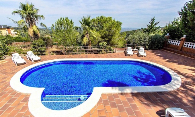 Santa Maria de l'Avall Villa | Elegante Villa de Montaña a sólo 30 km de Barcelona