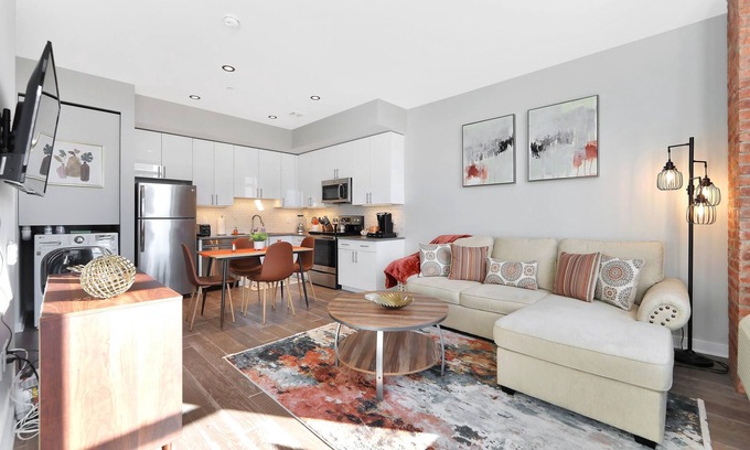 Hackensack Apartamento | Elegant Main Street Living* Near NYC