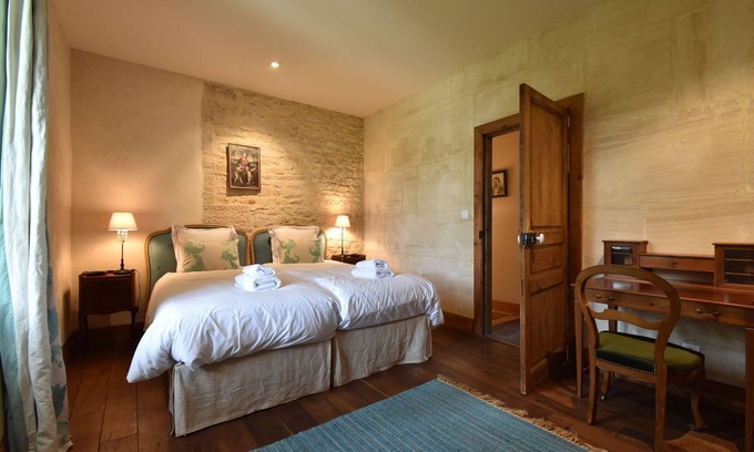 Ponts sur Seulles Villa | Casa señorial en Normandía con spa y piscina