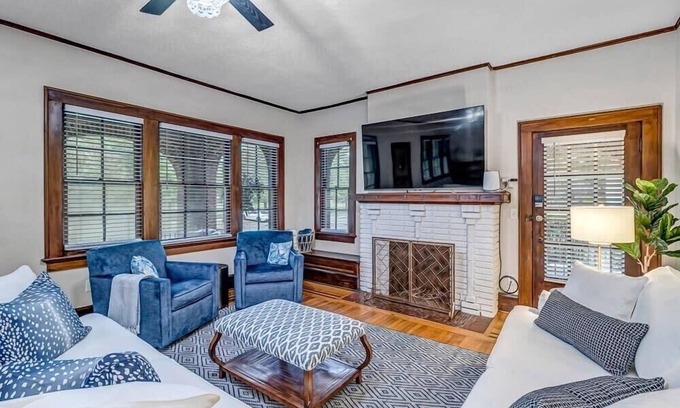 Riverside Casa | Elegant Mansion on Park in Historic Avondale