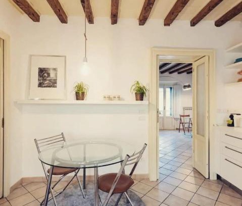 Porta Genova Apartamento | Elegant naviglio cool area large 5 pax with elevator