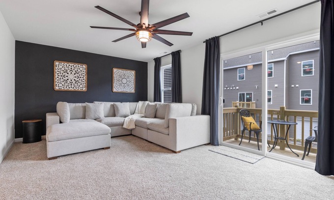 Solon Mills Casa | Elegant New Home Near Lakes - Relax & Unwind!
