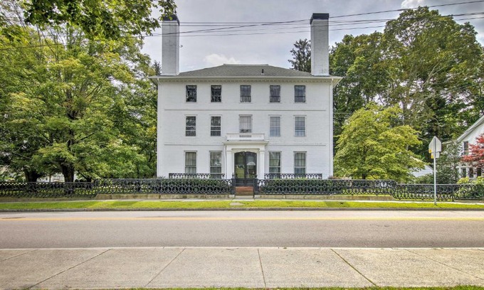 Norwich Casa | Elegant Norwich House with Billiards Room and Ballroom