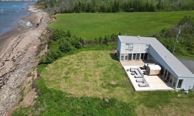 Lismore Apartamento | Elegant Oceanfront Escape - hot Tub & Sauna - Private