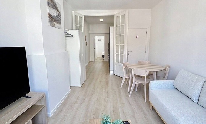 Altitude 100 Apartamento | Elegant one-bedroom apartment