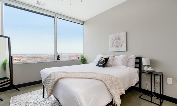 Downtown Kansas City Apartamento | Elegant One Bedroom Condominium in the Heart of Downtown Kansas 901