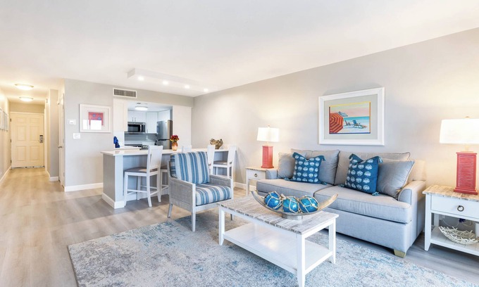 Captiva Apartamento | Elegant One Bedroom Villa w/Direct Beach Access & Stunning Gulf Coast Views