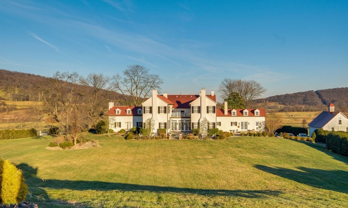 Paris Villa | Elegant Paris Manor w/ Private Pool!