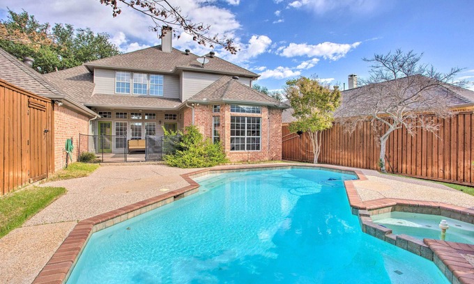 Plano Casa | Elegant Plano Home w/ Private Outdoor Pool!