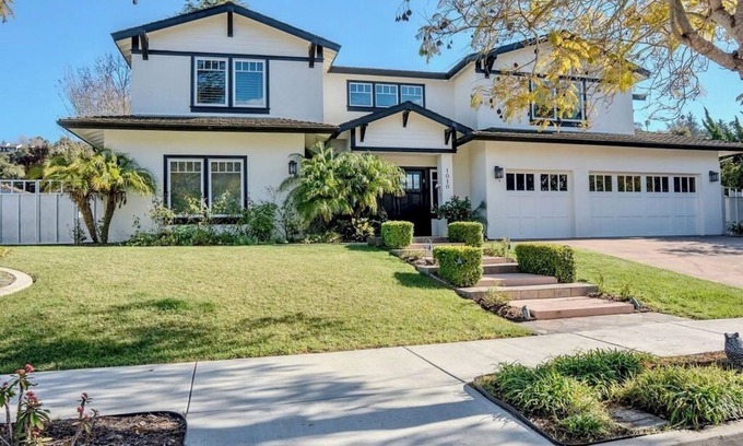Alta Mesa Casa | Elegant Santa Barbara Retreat – 4BR Oasis w/ Pool, Library & Outdoor Haven