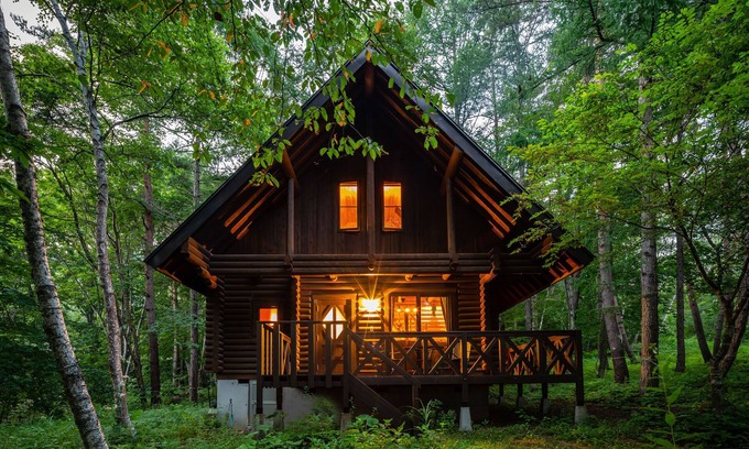 Nagano Cabina | Elegant, secluded cabin for couples & families