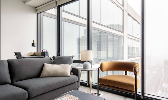 South Loop Apartamento | Elegant South Loop 1BR w/ Pool, BBQ & Gym, nr Grant Park, by Blueground