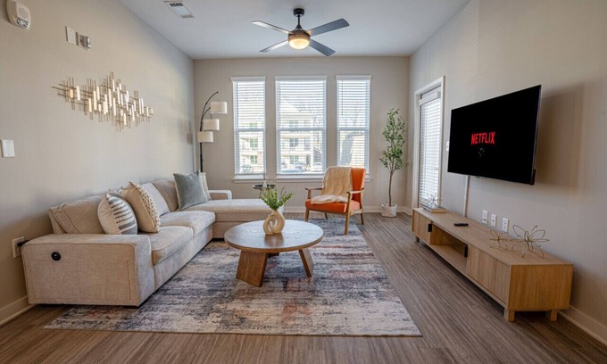Athens Apartamento | Elegant, Spacious Apt | Pool | Long Stays