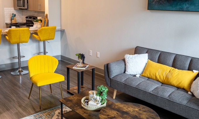 Lake Highlands Apartamento | Elegant suite w/ FREE parking & gym near Arboretum