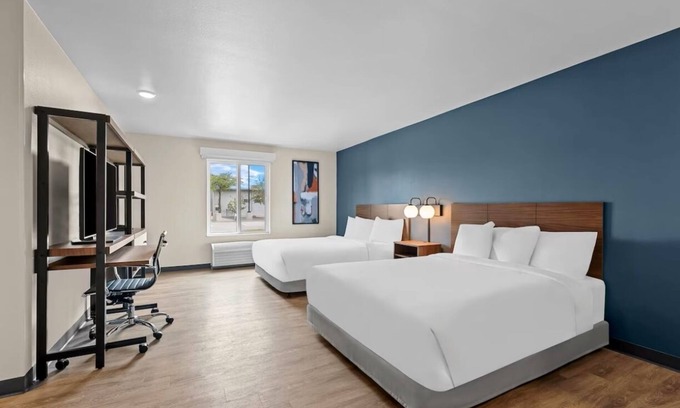 Brownsville Hotel | Elegant Suite w/ Kitchen & Workspace – Pet-Friendly Option Too