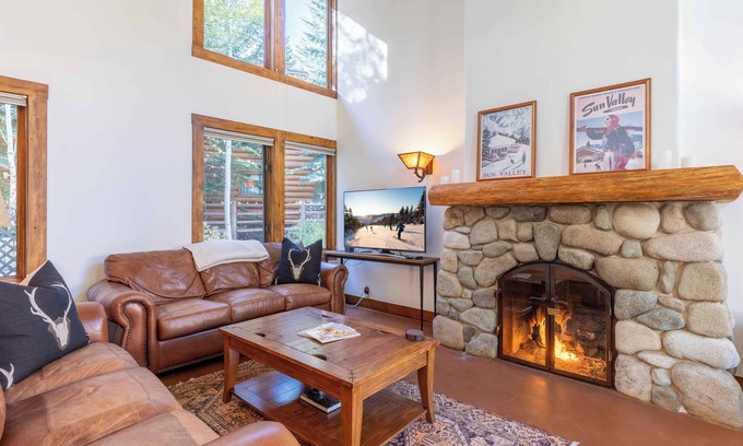 Warm Springs Condominio | Elegant Three Suite Condo Steps to Warm Springs Lodge