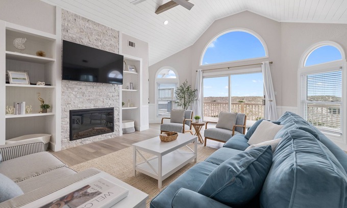 Waves Casa | Elegant Updated Oceanfront Home w/ Pool & Hot Tub - Fast WIFI & Dog Friendly!