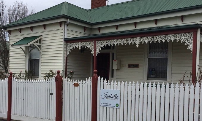 Kyneton Casa | Charming Victorian Cottage in town centre