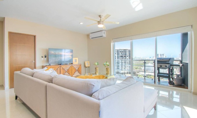 Marina Mazatlan Apartamento | Elegante Condo a una Cuadra del Mar en Nuevo Mazatlan