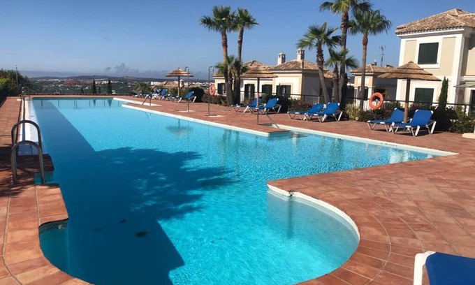 Casares Apartamento | Elegante,ruhige 4 Zi Fewo mit Charme, Whirlpool, Gym, 3 Min Fahrt zum Sandstrand