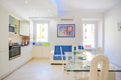 Vatican Apartamento | Elegantis Doris Suite Apartment - One Minute Walk to Vatican Museums