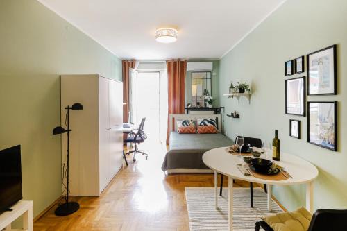 Bistrica Apartamento | Elegantly Styled Studio l Hot Bath l Payment by Card