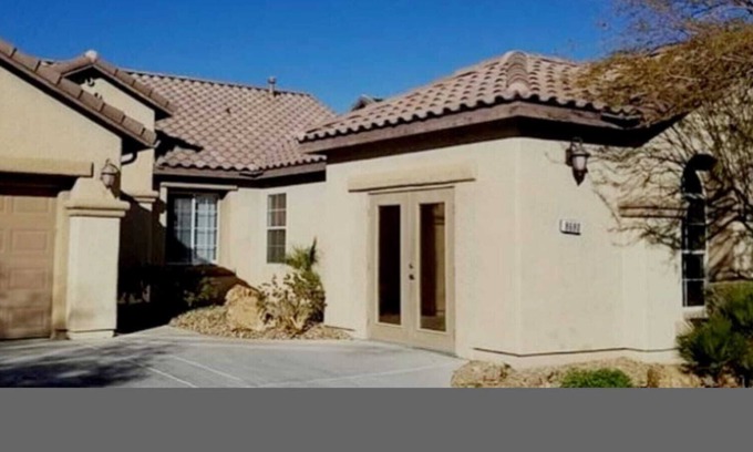 Rhodes Ranch Casa | Elegent Game Lounge Pool House 15mins from Strip