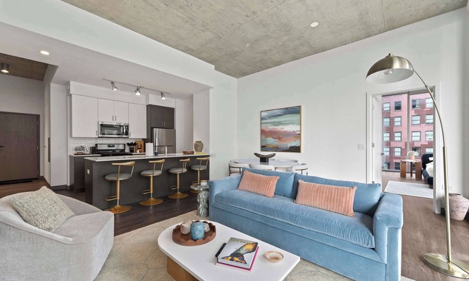 The Loop Apartamento | Top-Notch 2BR: The Bean View, Loop, Balcony