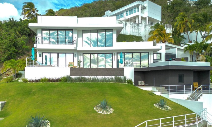 Pacific Marlin Casa | Elevated Modern ~ Perfect Location in San Juan del Sur with Pool & Ocean Views