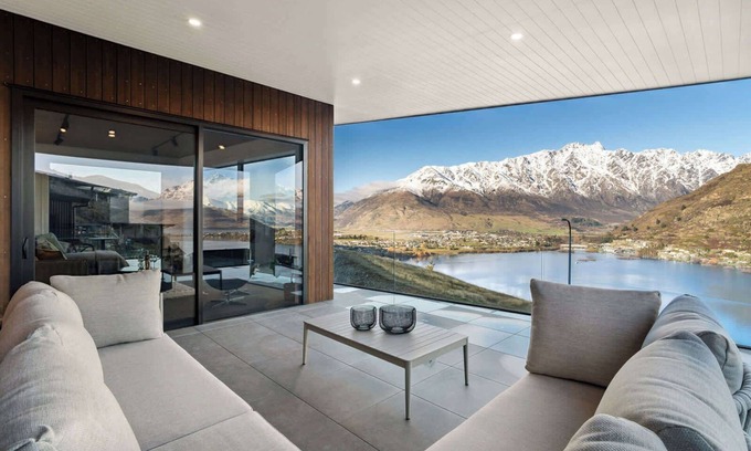 Frankton Casa | Elevated Tranquility: Luxe Lakeview Horizons