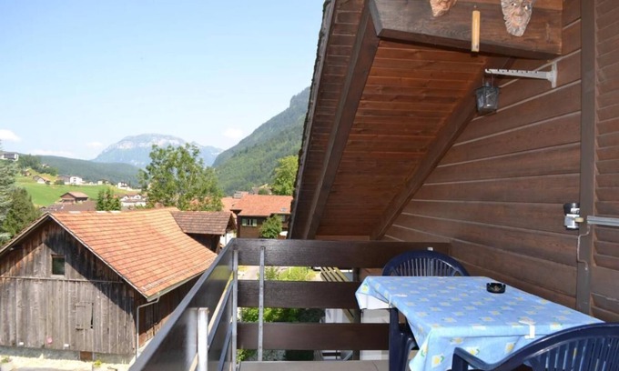 Emmetten Apartamento | EspañolApartamentos Elfe Estudio para 2 adultos, balcón con vistas al lago y a l