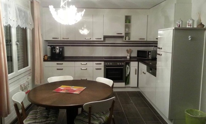 Emmetten Apartamento | Apartamento vacacional de dos habitaciones con jardín para 2-4 personas en Emmetten