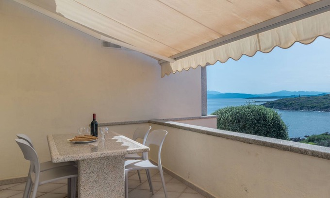 Baia Caddinas Apartamento | Elicriso by Interhome