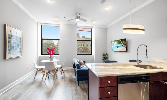 Olde Kensington Apartamento | Elite 1BR Suite w/ Pool & Gym
