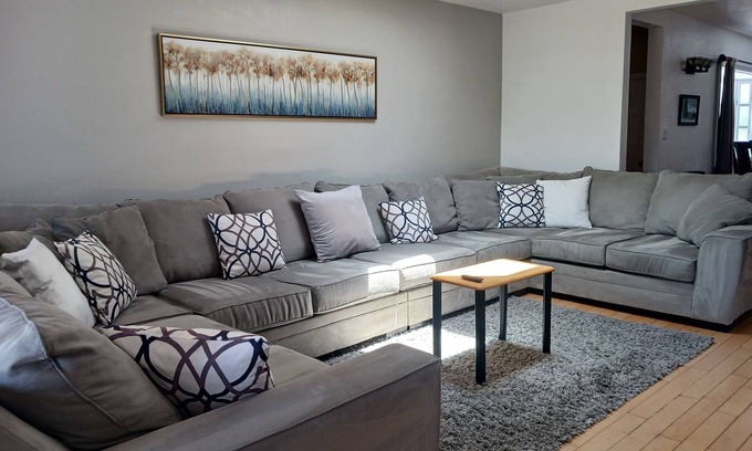Loma Portal Casa | Elite Coastal Area / Cozy Loma Portal House / 3 BD / 3 BA / Canyon View/Near All