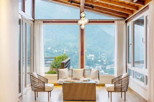 Bhimtal Villa | ELIVAAS 2 BHK With Balcony & Hill Lake - Antarmann Casa Ember
