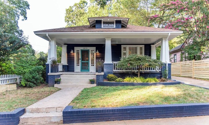 Chantilly Casa | Elizabeth Bungalow, Fenced Yard, Fireplaces, Grill