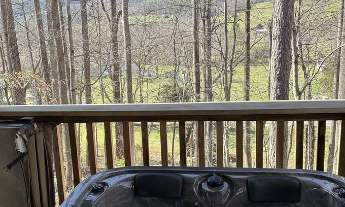Elizabethton Cabina | Elizabethton cabin in the woods for R&R