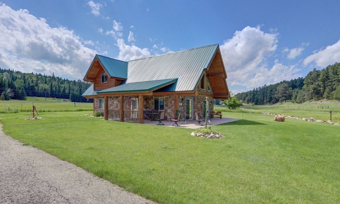 Roubaix Cabina | Elk Creek Retreat | 3 Bed, 1 Bath