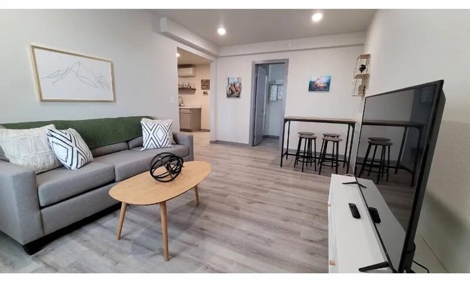 Custer Apartamento | Elk Loft in Downtown Custer, Sleeps 8, 2 full bath