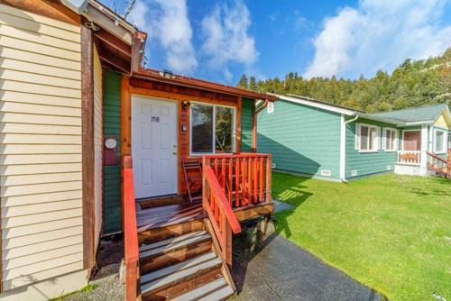 Orick Casa | Elk Meadow Cabins 15B Lady Bird - Single Room