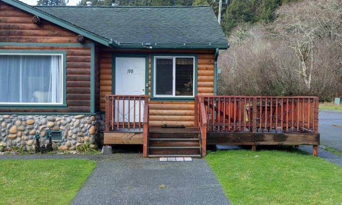 Orick Casa | Elk Meadow Cabins 19B Johnny Redwood - Single Room