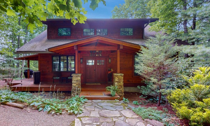 Skyland Casa | Elkhorn Cabin & Eagles Wing Lodge | 2 Adjacent Cabins | Walk to Spa & Trails