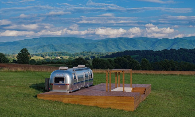 Limestone Casa | Ella the Airstream in Limestone