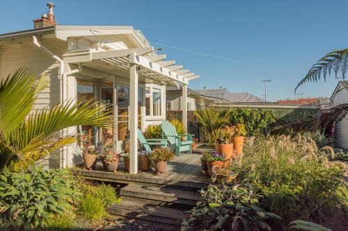 Nelson Casa | Elliott Street Gem