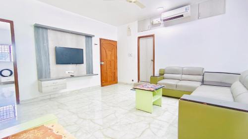 Bengaluru Apartamento | ELO House - Spacious 2BHK Apartment with Kitchen, Malleswaram