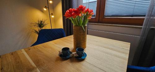 Heidenheim an der Brenz Apartamento | Elodia Luxus Apartment - WLAN, Magenta TV, Terrasse, Küche, Babybett