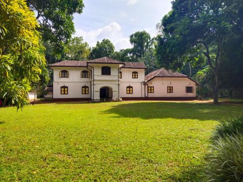 Udapalatha Cama Y Desayuno | Elpitiya Walauwa Heritage Home
